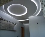 сатиновый натяжной потолок с подсветкой белый